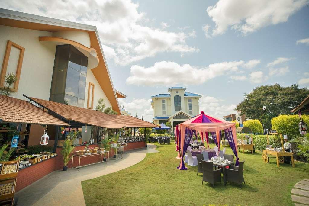 คลาร์ก เอ็กโซติกา คอนเวนชั่น รีสอร์ต แอนด์ สปา Hotel Devanahalli ภายนอก รูปภาพ