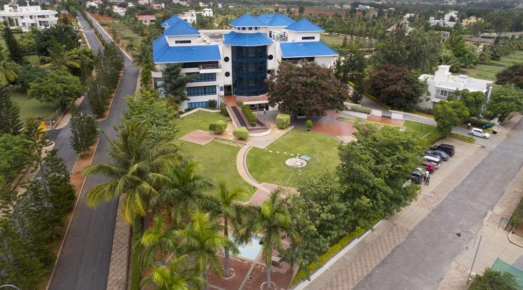 คลาร์ก เอ็กโซติกา คอนเวนชั่น รีสอร์ต แอนด์ สปา Hotel Devanahalli ภายนอก รูปภาพ