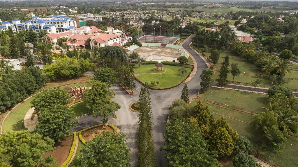 คลาร์ก เอ็กโซติกา คอนเวนชั่น รีสอร์ต แอนด์ สปา Hotel Devanahalli ภายนอก รูปภาพ