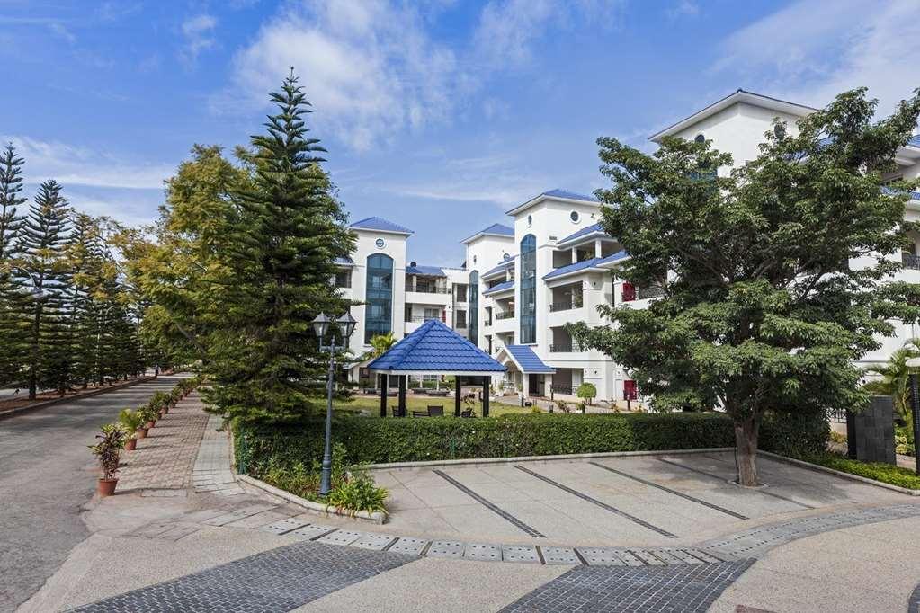 คลาร์ก เอ็กโซติกา คอนเวนชั่น รีสอร์ต แอนด์ สปา Hotel Devanahalli ภายนอก รูปภาพ