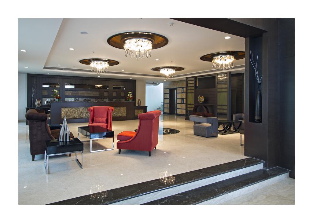 คลาร์ก เอ็กโซติกา คอนเวนชั่น รีสอร์ต แอนด์ สปา Hotel Devanahalli ภายนอก รูปภาพ