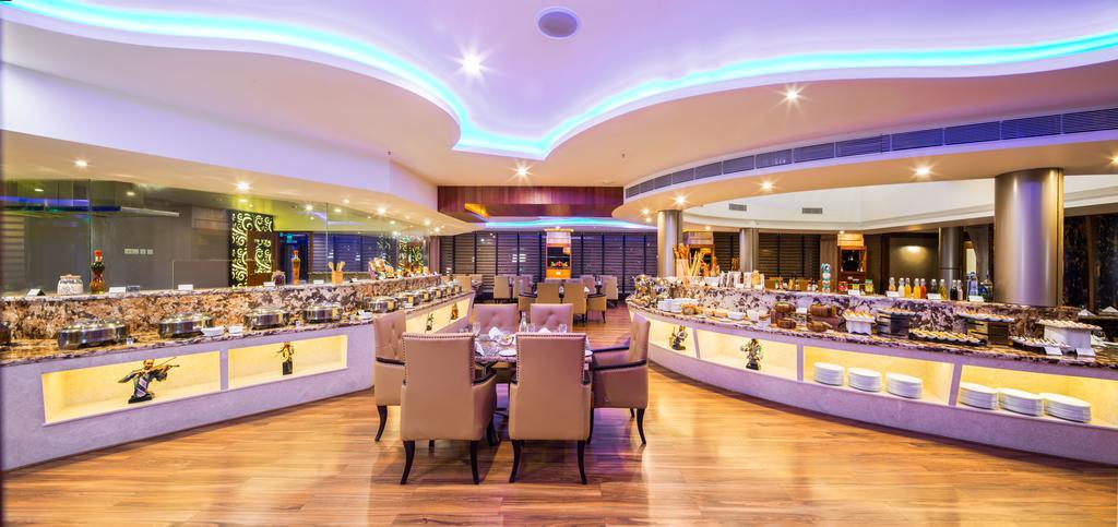คลาร์ก เอ็กโซติกา คอนเวนชั่น รีสอร์ต แอนด์ สปา Hotel Devanahalli ภายนอก รูปภาพ