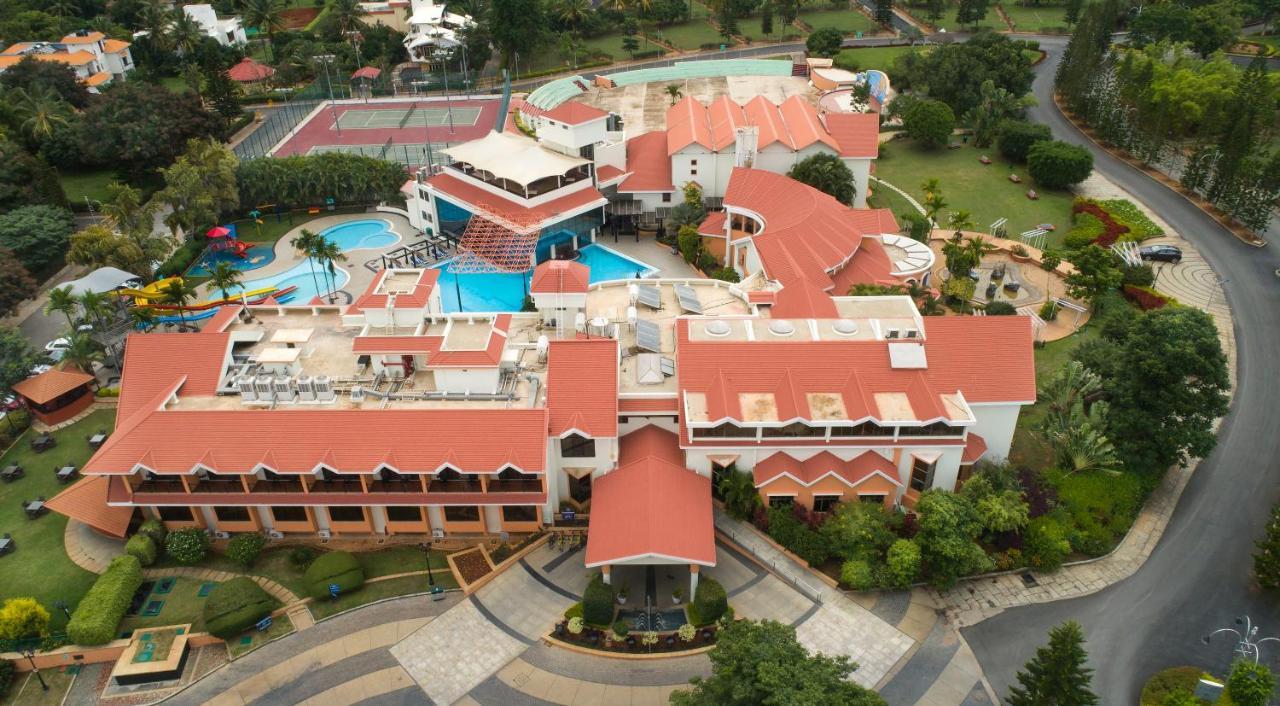 คลาร์ก เอ็กโซติกา คอนเวนชั่น รีสอร์ต แอนด์ สปา Hotel Devanahalli ภายนอก รูปภาพ