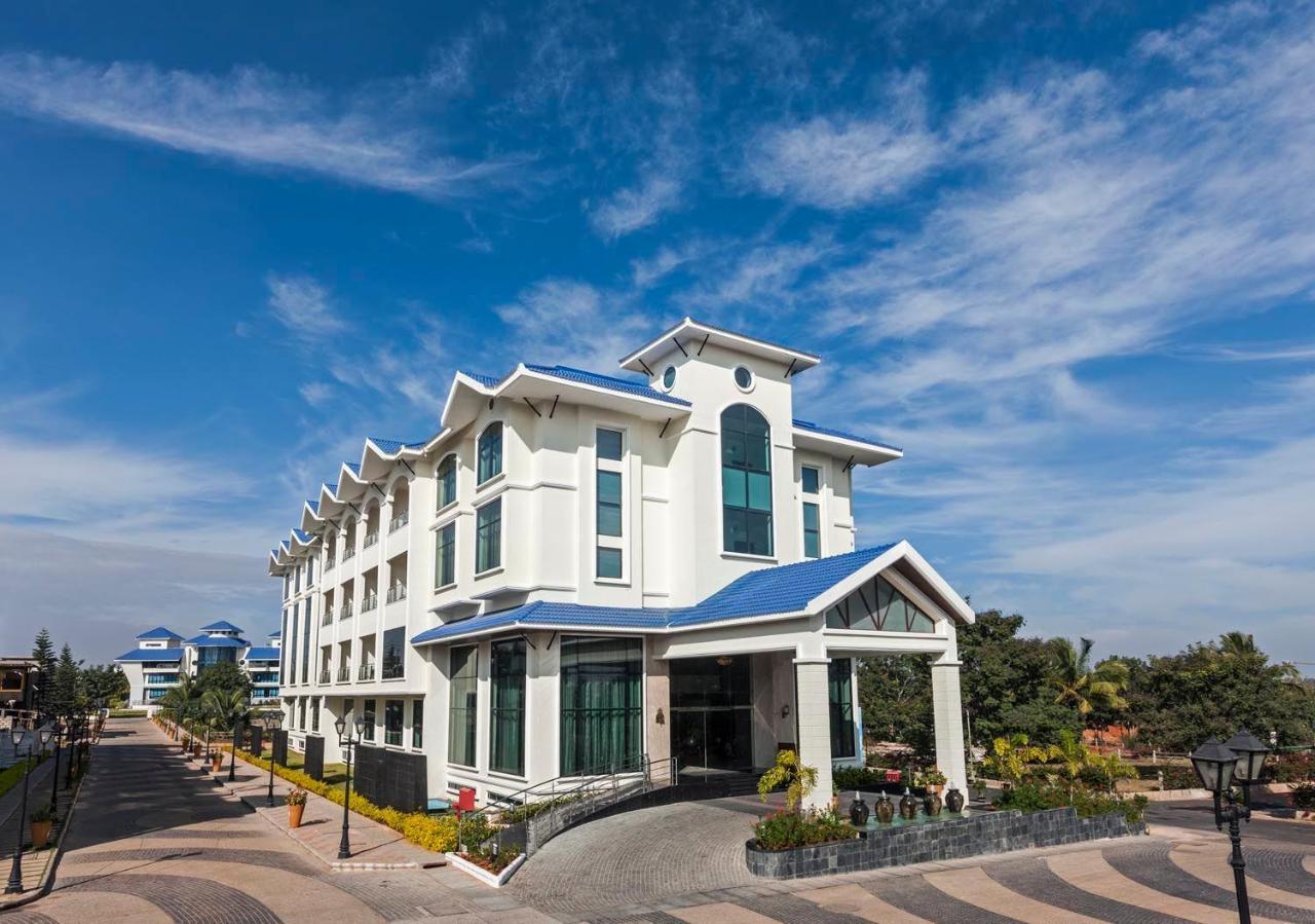 คลาร์ก เอ็กโซติกา คอนเวนชั่น รีสอร์ต แอนด์ สปา Hotel Devanahalli ภายนอก รูปภาพ